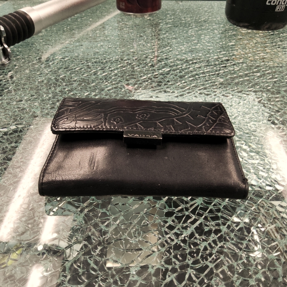 Wallet trifold